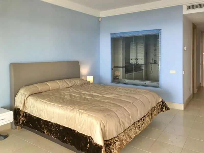 Nested in a natural and peaceful environment, surrounded by oak and pine trees, in an prestigious contemporary complex with 24 concierge and security service, this large 2 bedroom corner apartment offers some of the best views of the Mediterranean in Marb