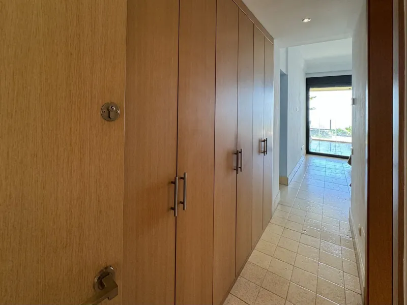 Nested in a natural and peaceful environment, surrounded by oak and pine trees, in an prestigious contemporary complex with 24 concierge and security service, this large 2 bedroom corner apartment offers some of the best views of the Mediterranean in Marb