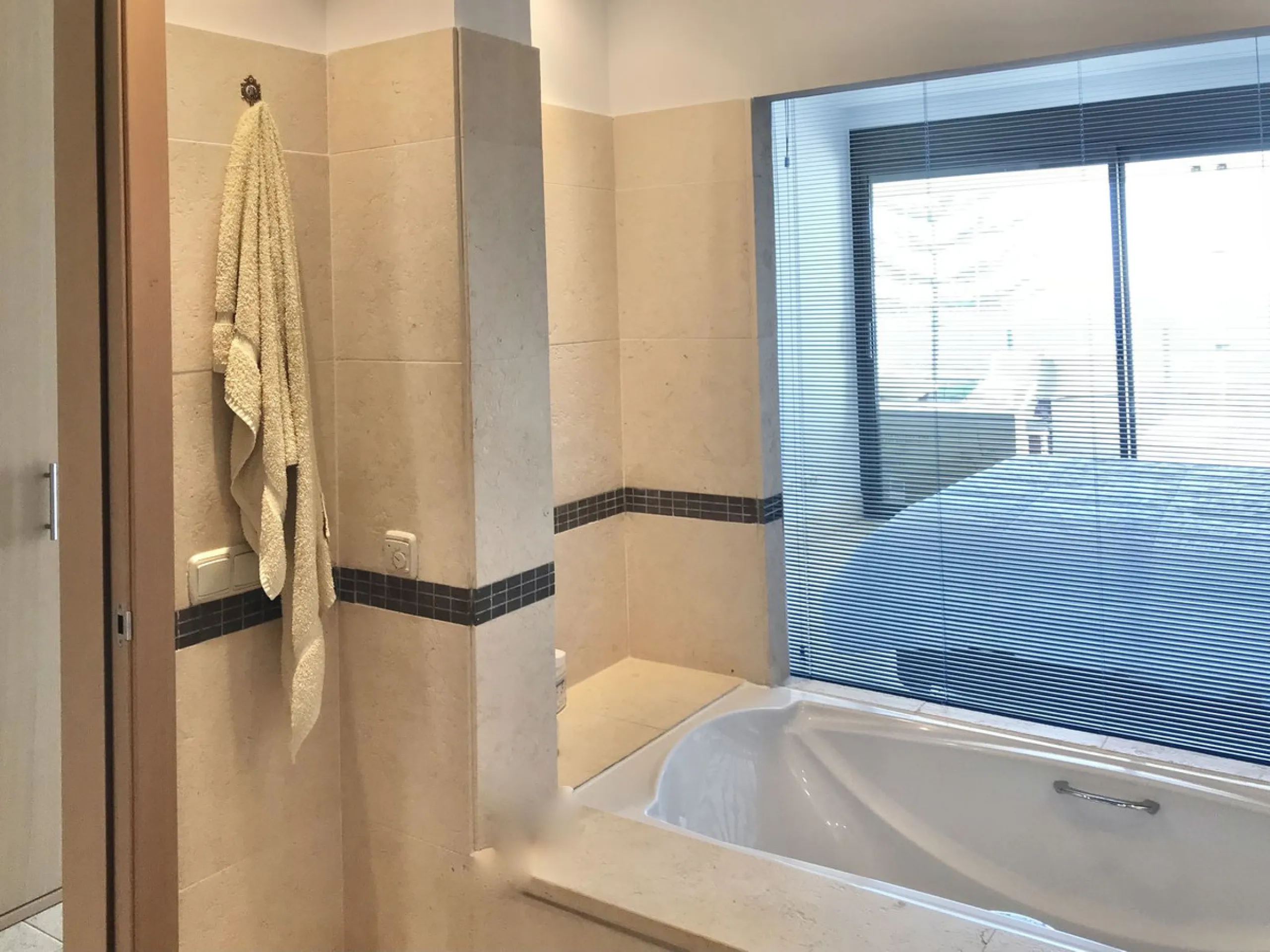 Nested in a natural and peaceful environment, surrounded by oak and pine trees, in an prestigious contemporary complex with 24 concierge and security service, this large 2 bedroom corner apartment offers some of the best views of the Mediterranean in Marb