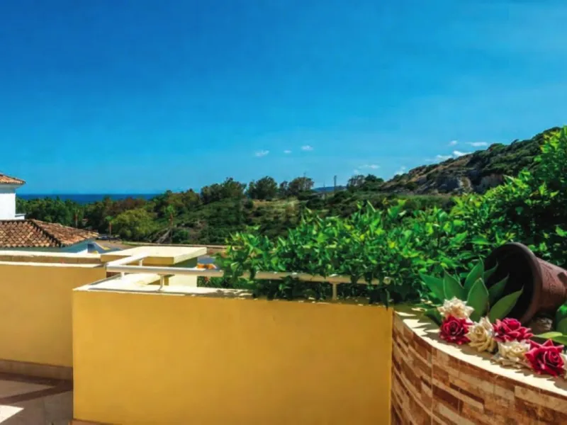 Luxury 2-Bedroom Apartment with Large Sea-View Terrace – Casares Costa