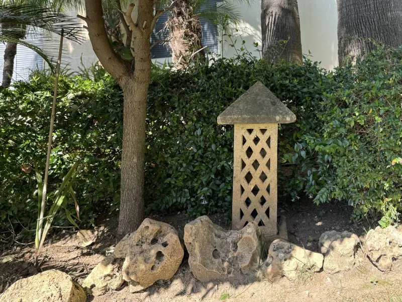 Nested in a natural and peaceful environment, surrounded by oak and pine trees, in an prestigious contemporary complex with 24 concierge and security service, this large 2 bedroom corner apartment offers some of the best views of the Mediterranean in Marb