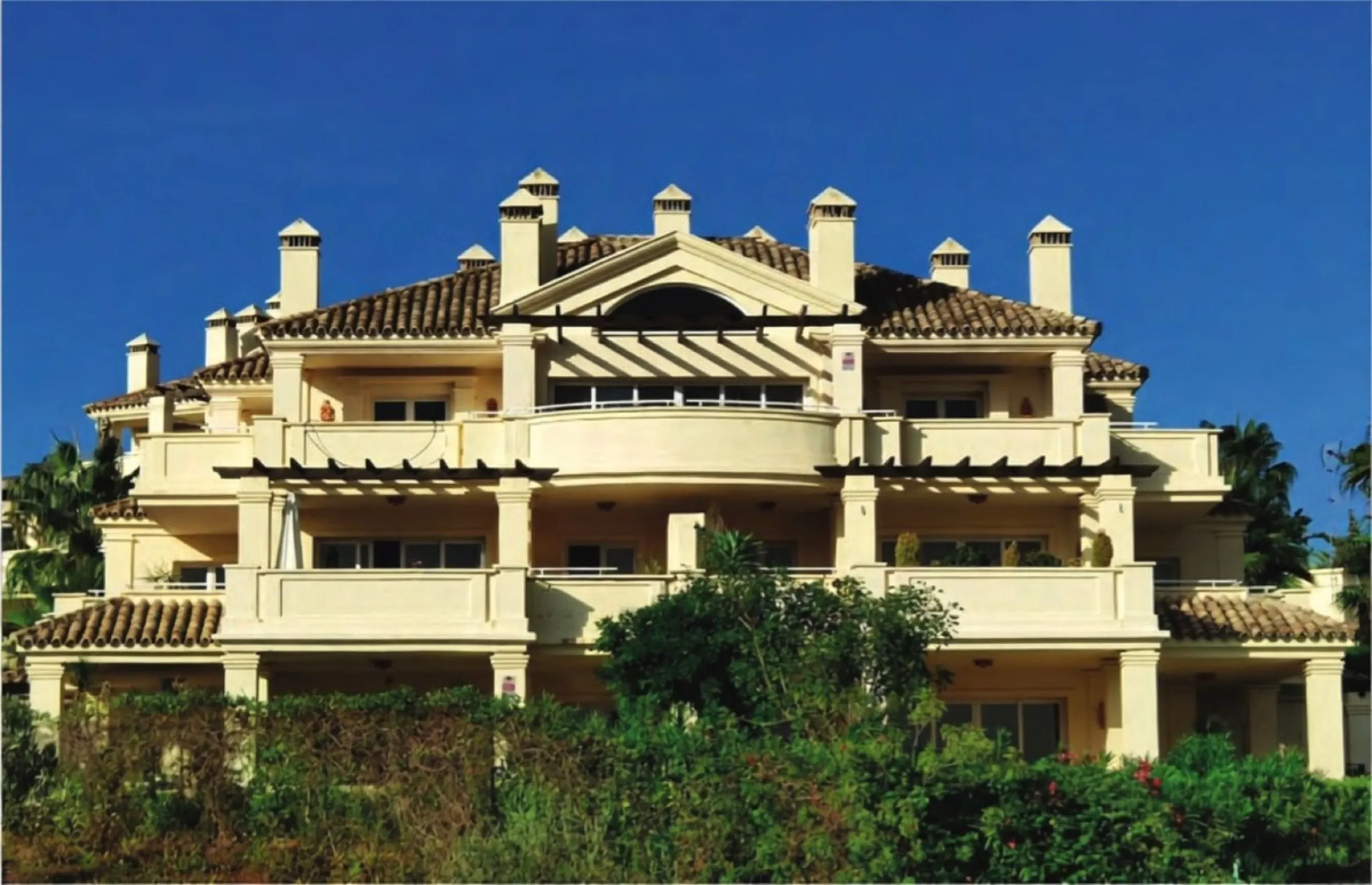 Luxury 2-Bedroom Apartment with Large Sea-View Terrace – Casares Costa