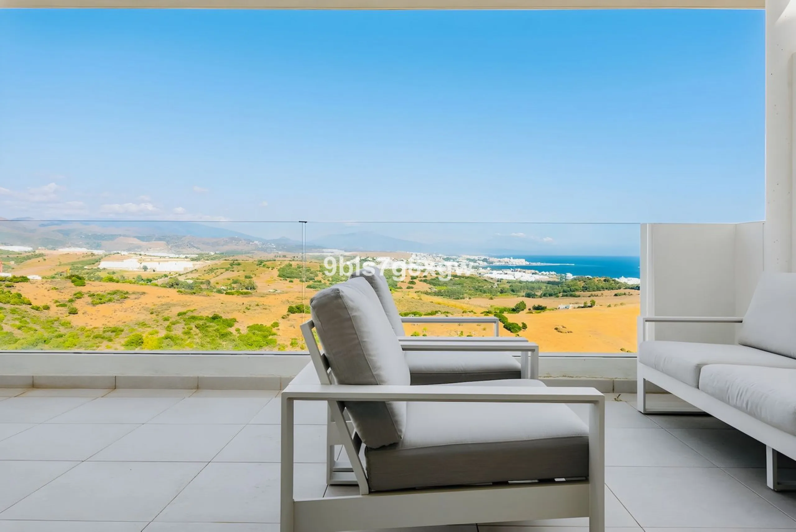 Apartment - Middle Floor Apartment в продаже в Casares, Málaga. В доме 2 спален и 2 ванных комнат. Площадь дома 121 м²