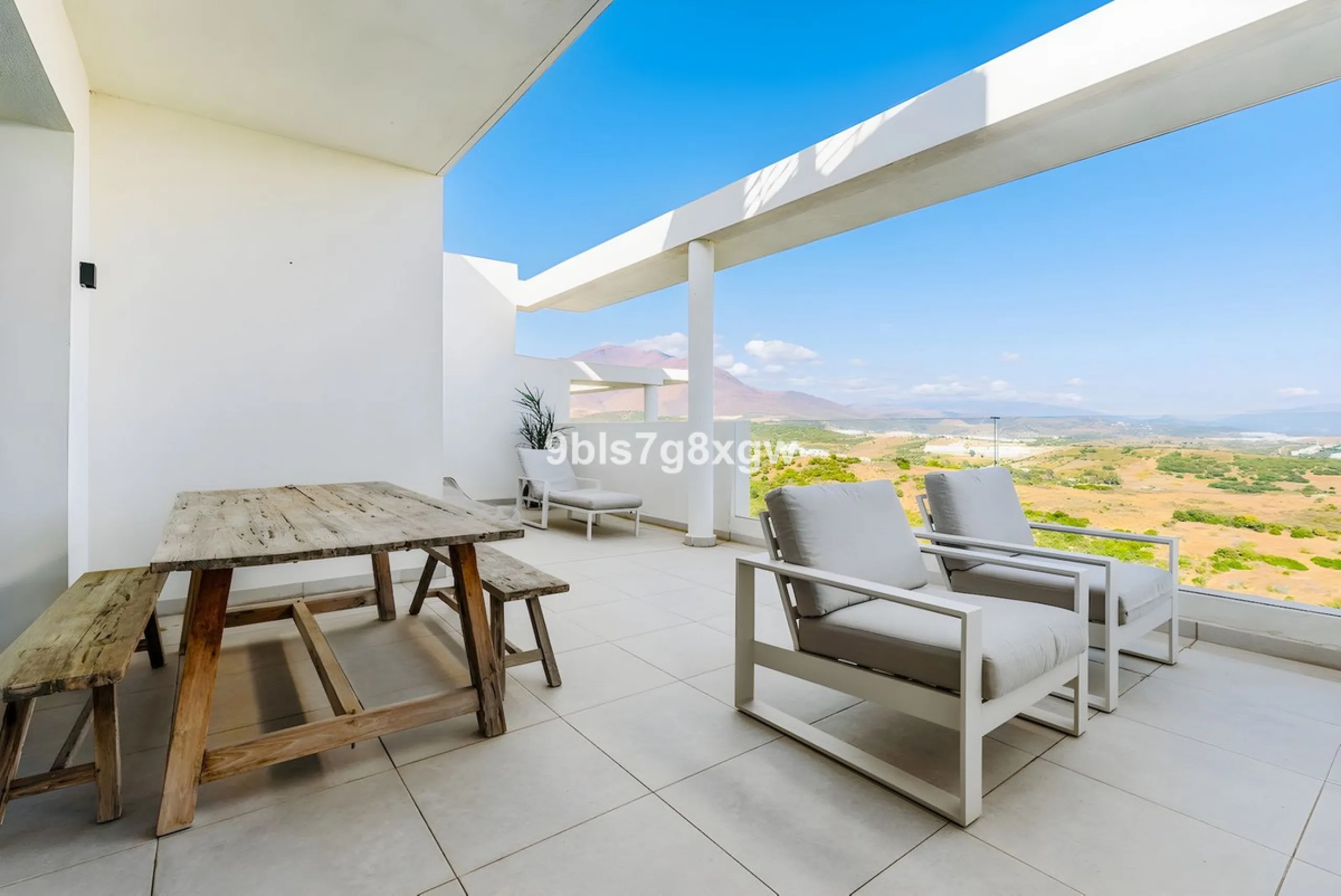Apartment - Middle Floor Apartment в продаже в Casares, Málaga. В доме 2 спален и 2 ванных комнат. Площадь дома 121 м²
