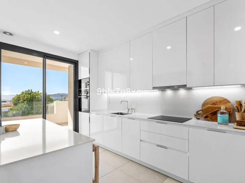 Apartment - Middle Floor Apartment в продаже в Casares, Málaga. В доме 2 спален и 2 ванных комнат. Площадь дома 121 м²