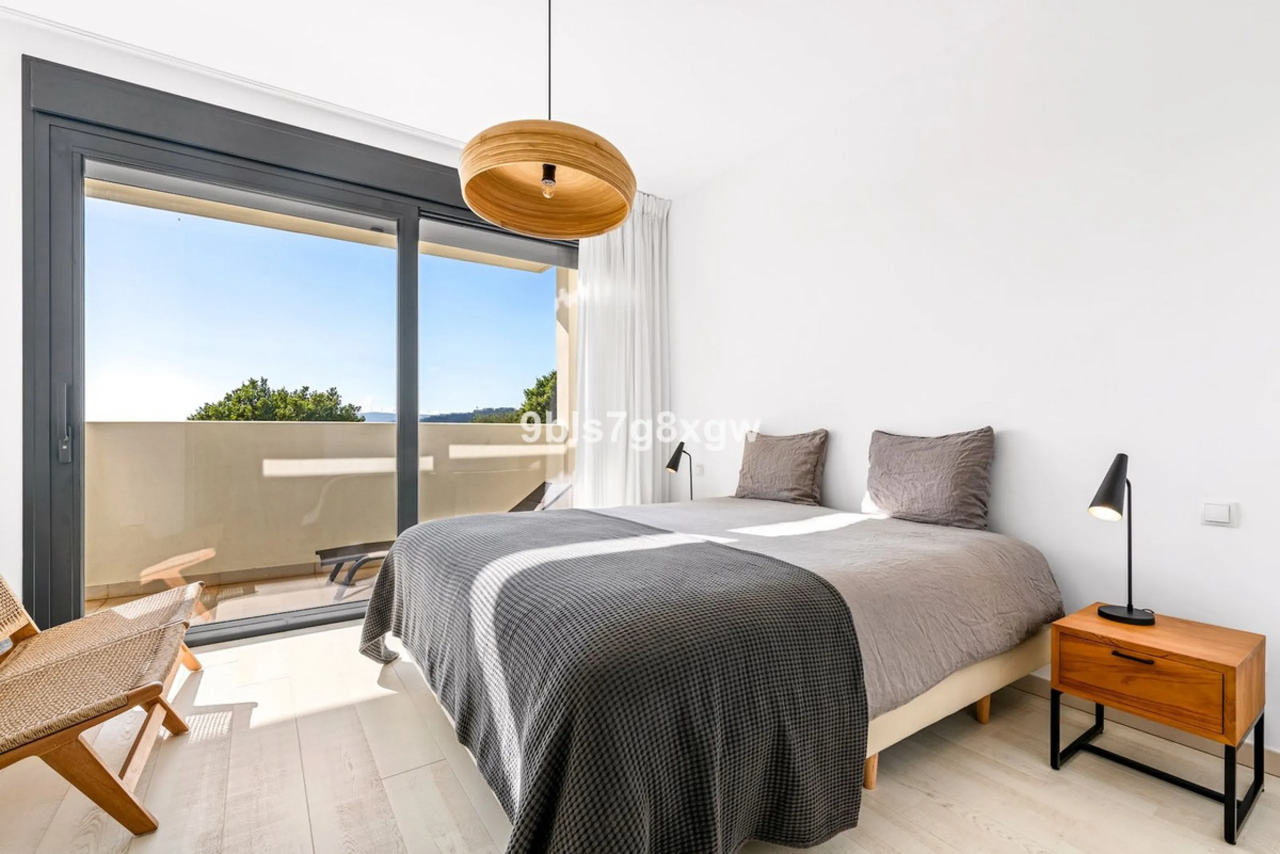 Apartment - Middle Floor Apartment в продаже в Casares, Málaga. В доме 2 спален и 2 ванных комнат. Площадь дома 121 м²
