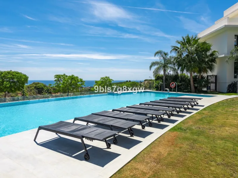 Apartment - Middle Floor Apartment в продаже в Casares, Málaga. В доме 2 спален и 2 ванных комнат. Площадь дома 121 м²