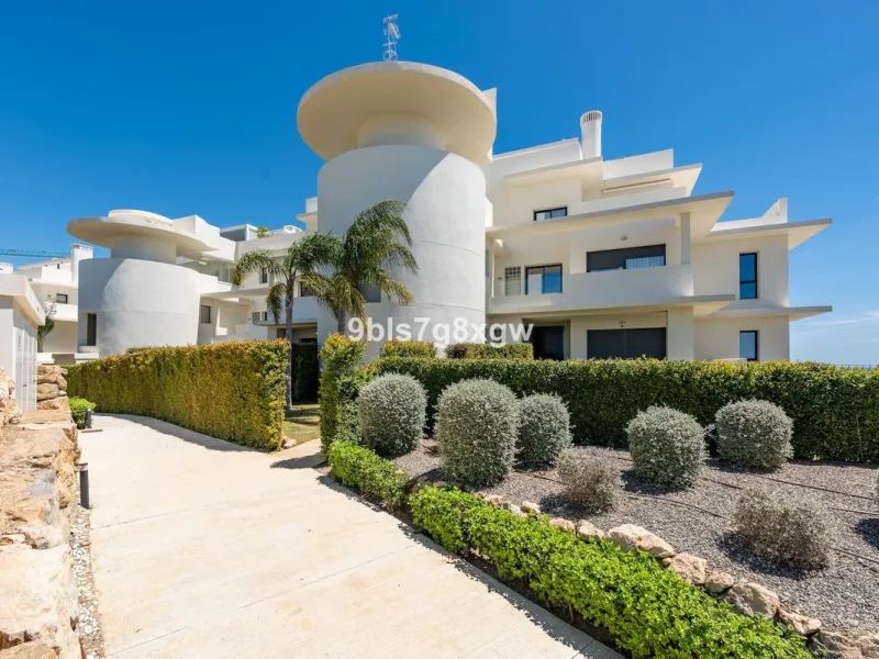 Apartment - Middle Floor Apartment в продаже в Casares, Málaga. В доме 2 спален и 2 ванных комнат. Площадь дома 121 м²