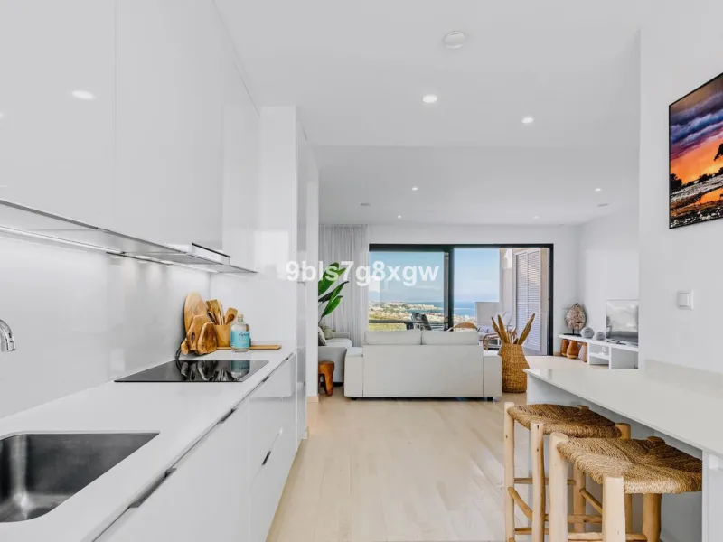 Apartment - Middle Floor Apartment в продаже в Casares, Málaga. В доме 2 спален и 2 ванных комнат. Площадь дома 121 м²