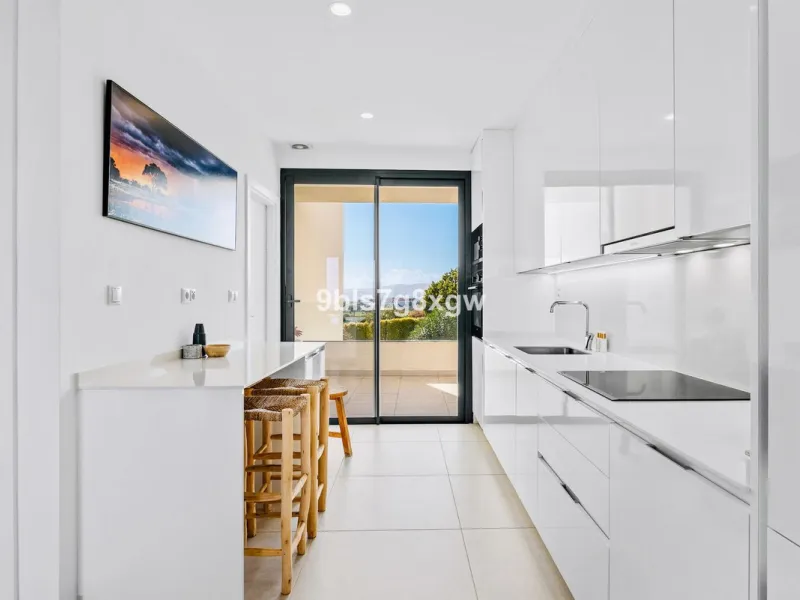 Apartment - Middle Floor Apartment в продаже в Casares, Málaga. В доме 2 спален и 2 ванных комнат. Площадь дома 121 м²