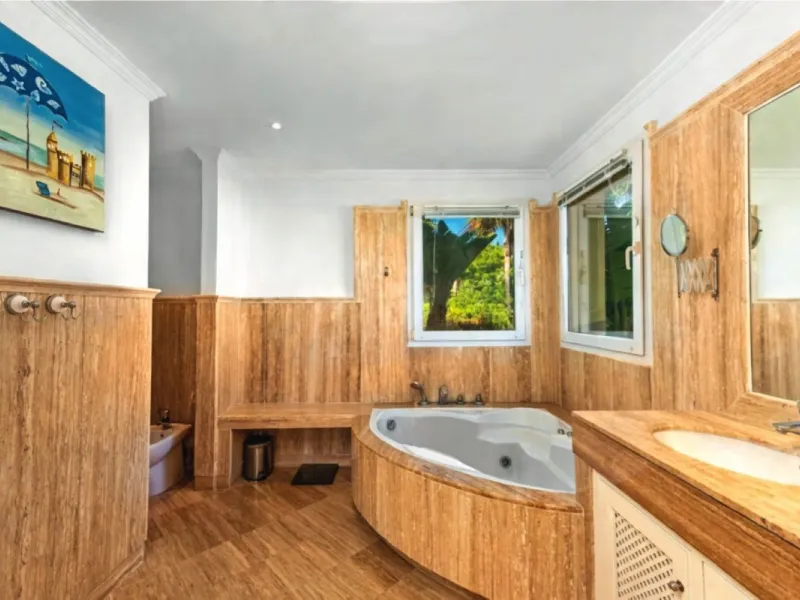 Luxury 2-Bedroom Apartment with Large Sea-View Terrace – Casares Costa