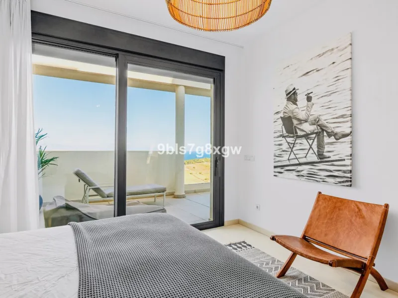 Apartment - Middle Floor Apartment в продаже в Casares, Málaga. В доме 2 спален и 2 ванных комнат. Площадь дома 121 м²
