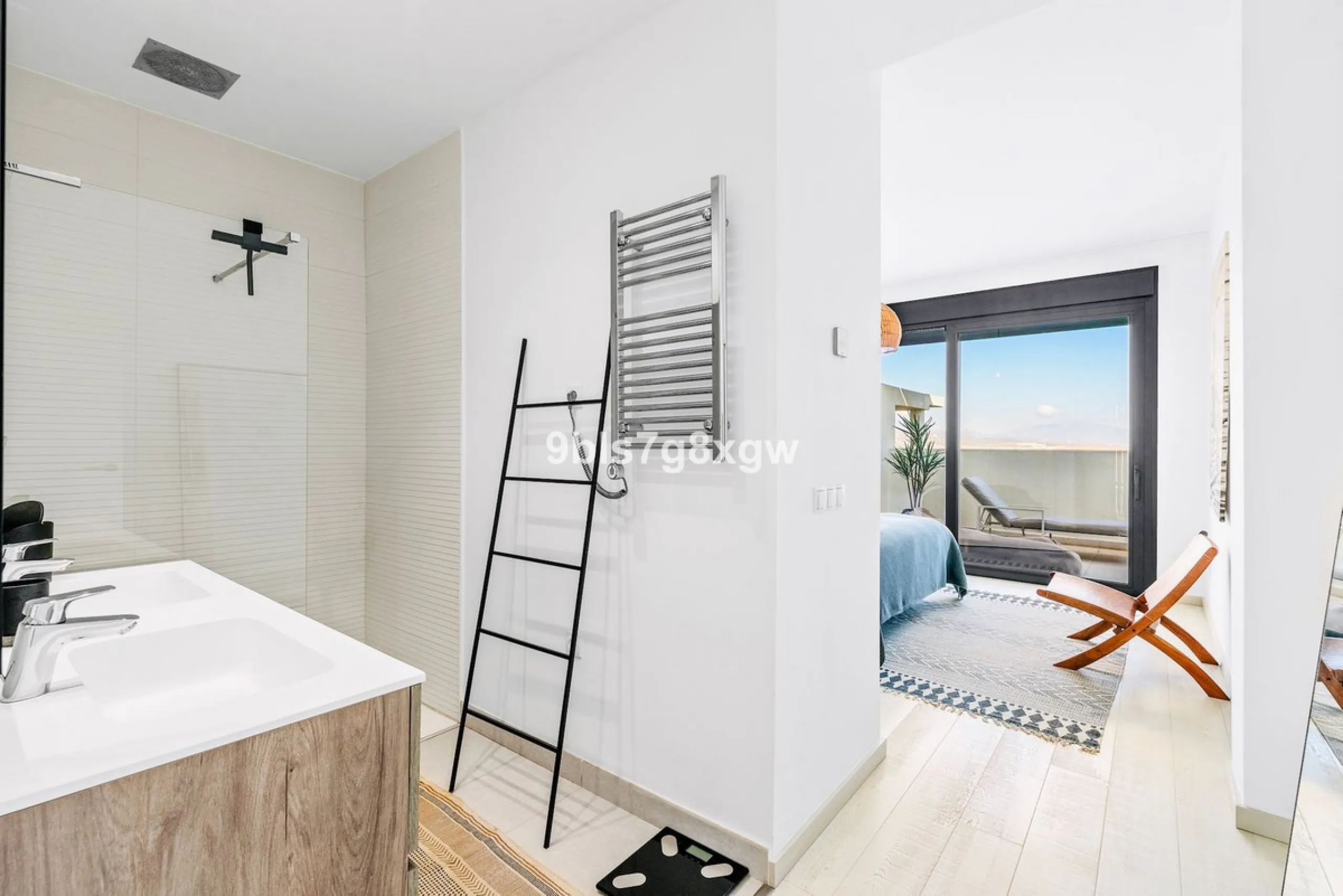 Apartment - Middle Floor Apartment в продаже в Casares, Málaga. В доме 2 спален и 2 ванных комнат. Площадь дома 121 м²