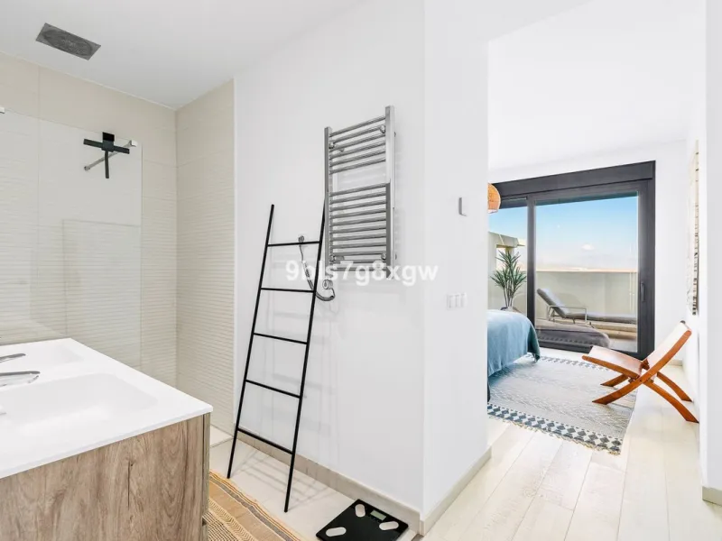 Apartment - Middle Floor Apartment в продаже в Casares, Málaga. В доме 2 спален и 2 ванных комнат. Площадь дома 121 м²