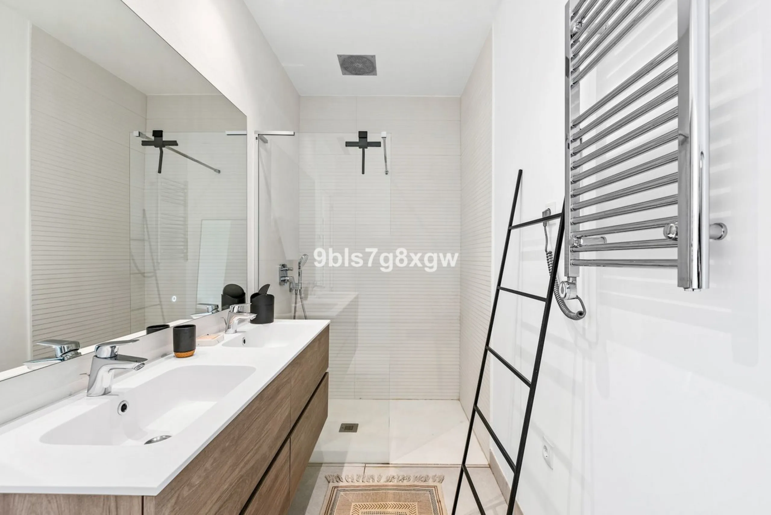 Apartment - Middle Floor Apartment в продаже в Casares, Málaga. В доме 2 спален и 2 ванных комнат. Площадь дома 121 м²