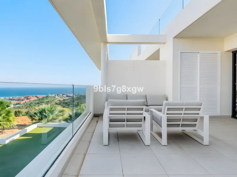 Apartment - Middle Floor Apartment в продаже в Casares, Málaga. В доме 2 спален и 2 ванных комнат. Площадь дома 121 м²