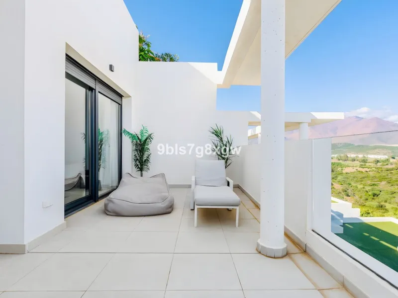 Apartment - Middle Floor Apartment в продаже в Casares, Málaga. В доме 2 спален и 2 ванных комнат. Площадь дома 121 м²