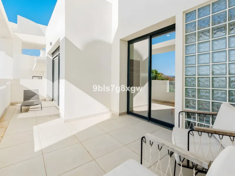 Apartment - Middle Floor Apartment в продаже в Casares, Málaga. В доме 2 спален и 2 ванных комнат. Площадь дома 121 м²