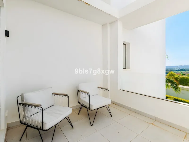 Apartment - Middle Floor Apartment в продаже в Casares, Málaga. В доме 2 спален и 2 ванных комнат. Площадь дома 121 м²