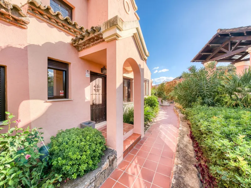 Elegant Three-Bedroom Townhouse in a Prestigious Gated Community | Estepona