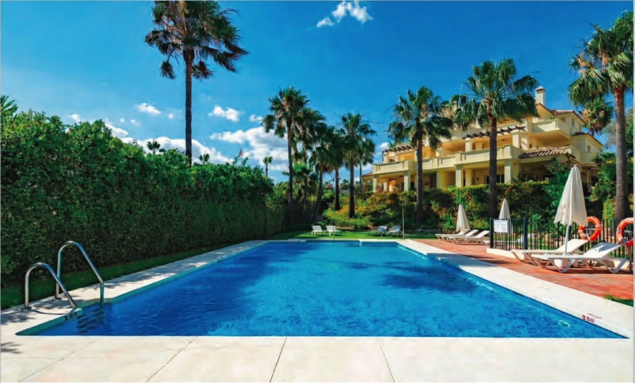 Luxury 2-Bedroom Apartment with Large Sea-View Terrace – Casares Costa