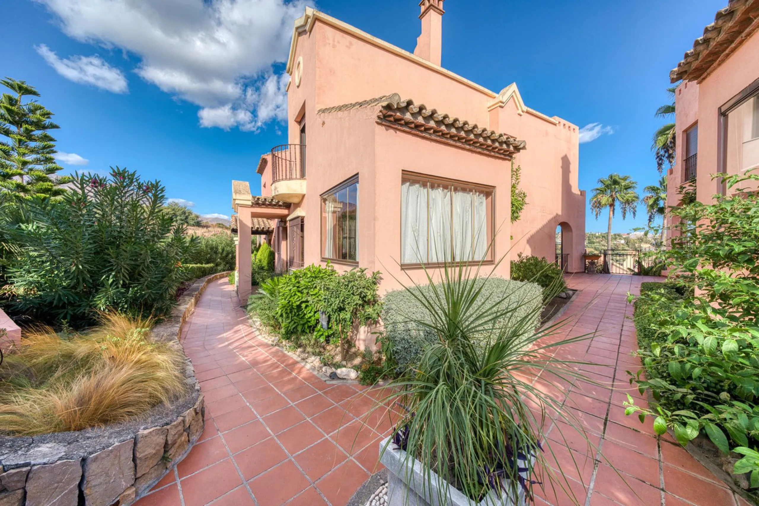 Elegant Three-Bedroom Townhouse in a Prestigious Gated Community | Estepona