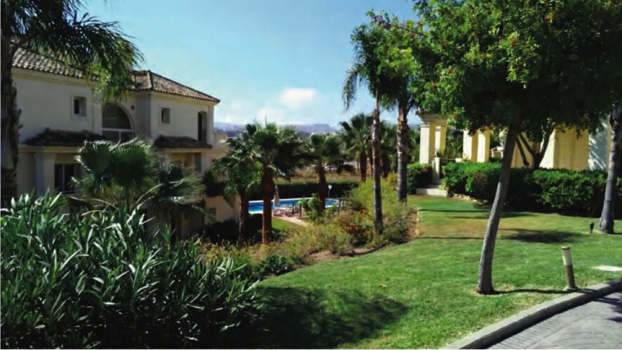Luxury 2-Bedroom Apartment with Large Sea-View Terrace – Casares Costa
