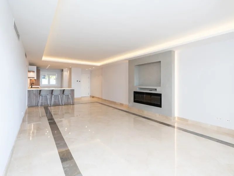 Apartment - Middle Floor Apartment в продаже в Marbella, Málaga. В доме 2 спален и 2 ванных комнат. Площадь дома 135 м²