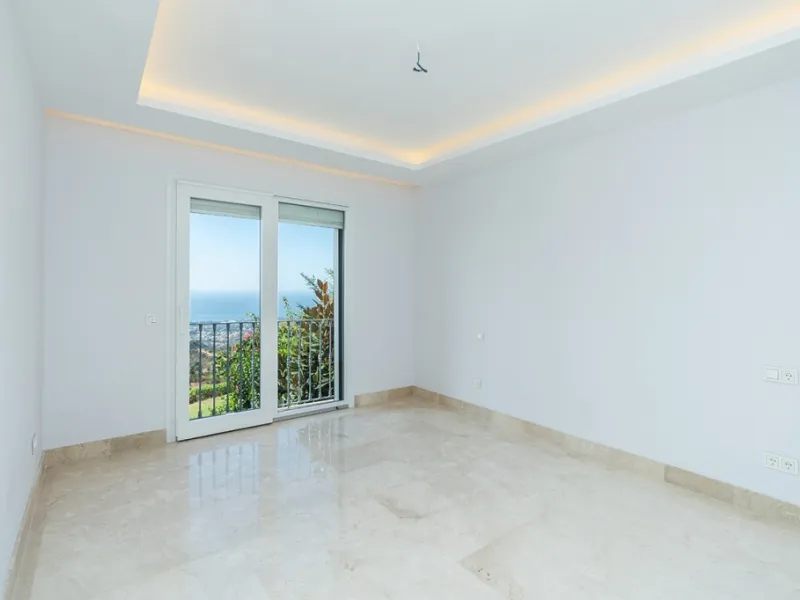 Apartment - Middle Floor Apartment в продаже в Marbella, Málaga. В доме 2 спален и 2 ванных комнат. Площадь дома 135 м²