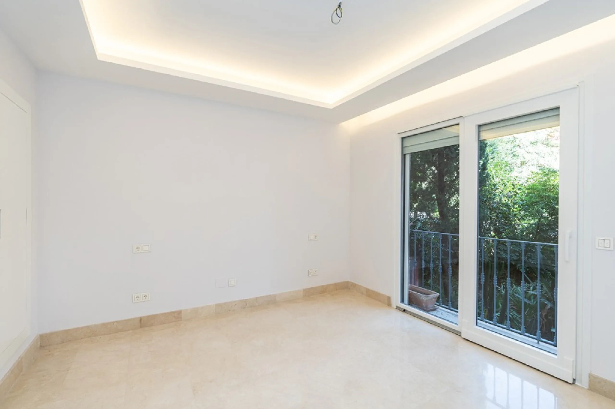 Apartment - Middle Floor Apartment в продаже в Marbella, Málaga. В доме 2 спален и 2 ванных комнат. Площадь дома 135 м²