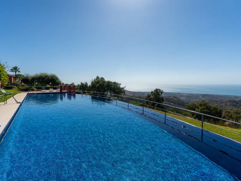 Apartment - Middle Floor Apartment в продаже в Marbella, Málaga. В доме 2 спален и 2 ванных комнат. Площадь дома 135 м²
