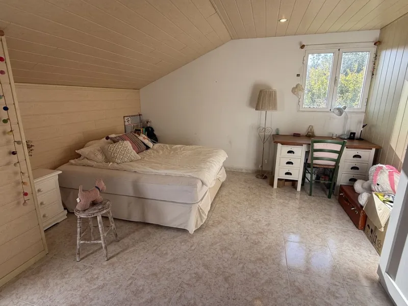 This impressive property is situated in an amazing location with views to the bay of Málaga and the Sierra de Mijas mountains.