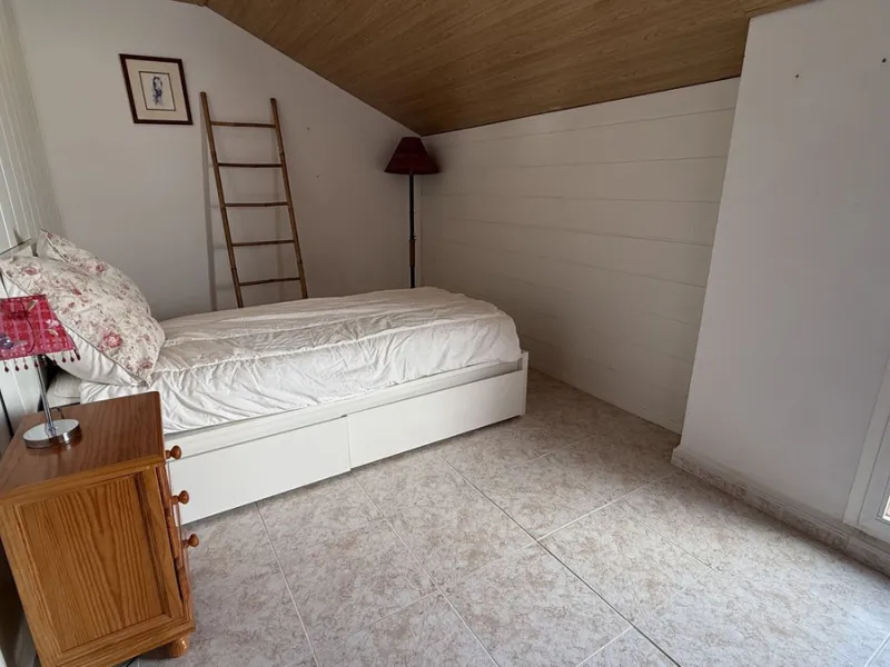 This impressive property is situated in an amazing location with views to the bay of Málaga and the Sierra de Mijas mountains.
