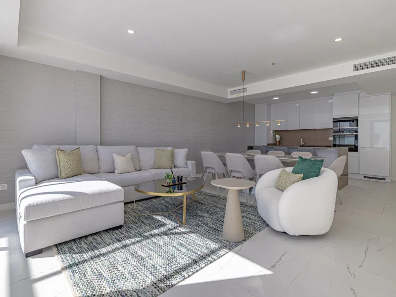 For sale: a stunning brand-new apartment, never lived in, offering a privileged location with beautiful sea views.