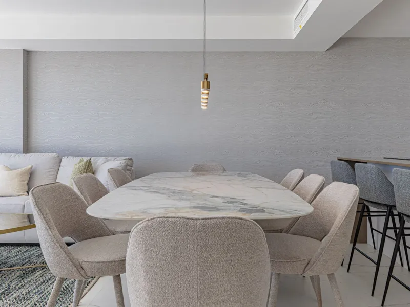 For sale: a stunning brand-new apartment, never lived in, offering a privileged location with beautiful sea views.