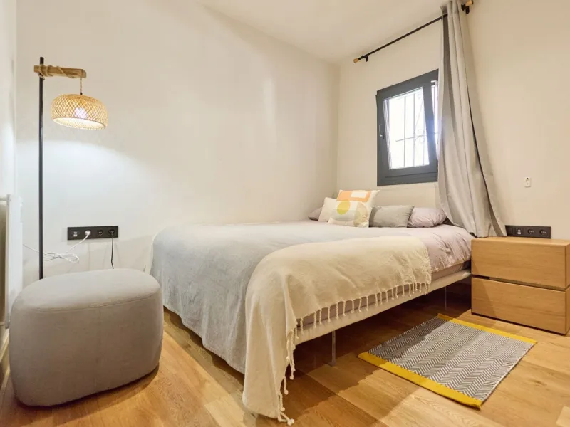 Elegant Renovated 2-Bedroom Beachfront Apartment with Sea Views – Playas del Duque, Puerto Banús, Marbella