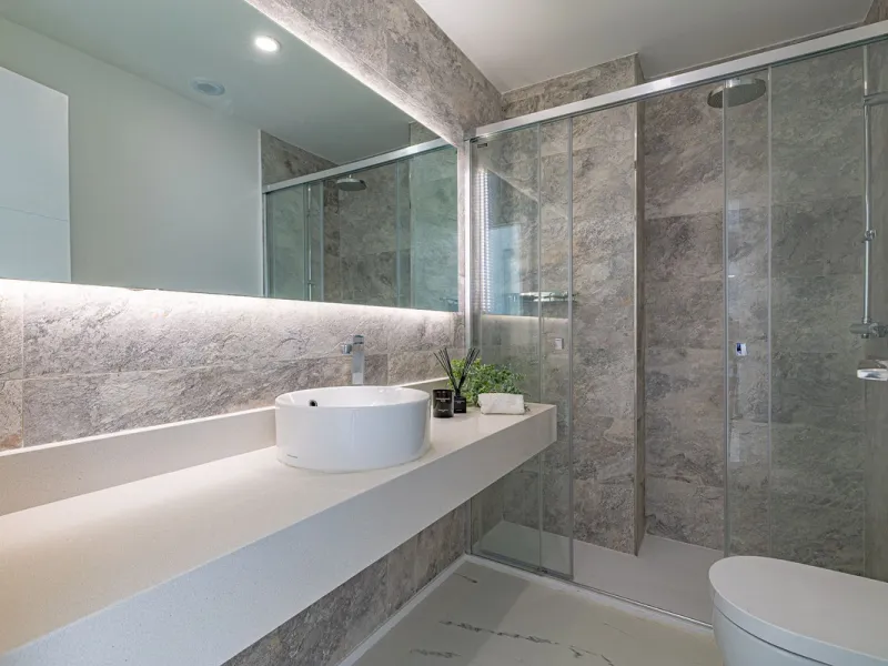 For sale: a stunning brand-new apartment, never lived in, offering a privileged location with beautiful sea views.