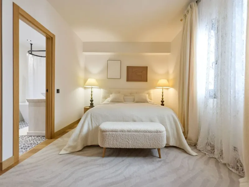 Elegant Renovated 2-Bedroom Beachfront Apartment with Sea Views – Playas del Duque, Puerto Banús, Marbella