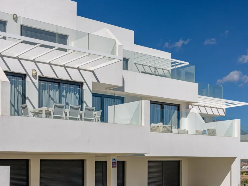 For sale: a stunning brand-new apartment, never lived in, offering a privileged location with beautiful sea views.
