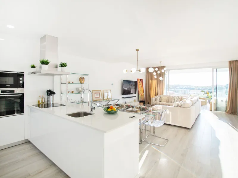 The fashionable townhouses of Oceana Collection are split over three levels and offer an open plan design full of natural light. The living area is spacious with a fully fitted kitchen and elegant lounge and dining area all benefiting from a bright sunlit