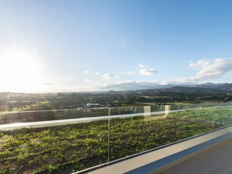 The fashionable townhouses of Oceana Collection are split over three levels and offer an open plan design full of natural light. The living area is spacious with a fully fitted kitchen and elegant lounge and dining area all benefiting from a bright sunlit