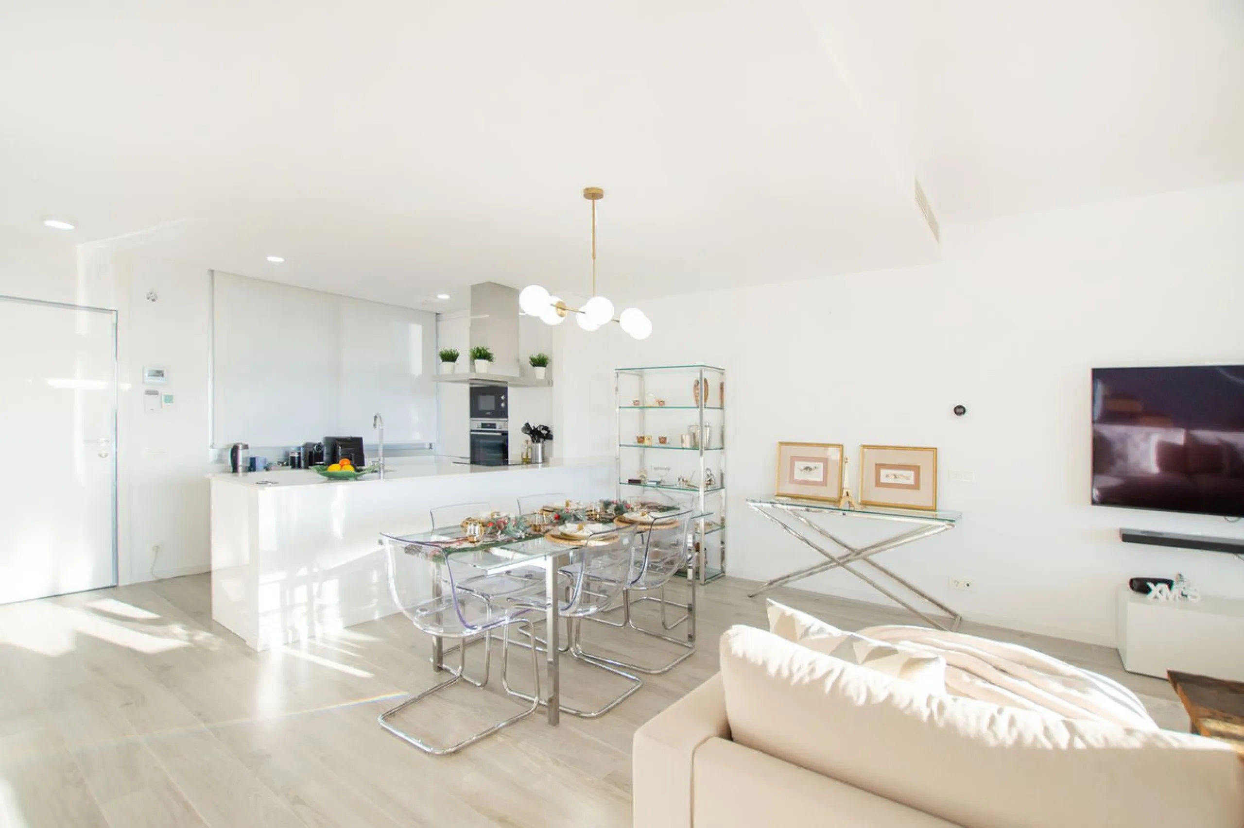 The fashionable townhouses of Oceana Collection are split over three levels and offer an open plan design full of natural light. The living area is spacious with a fully fitted kitchen and elegant lounge and dining area all benefiting from a bright sunlit