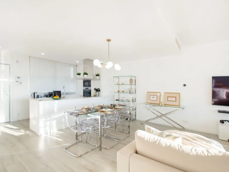 The fashionable townhouses of Oceana Collection are split over three levels and offer an open plan design full of natural light. The living area is spacious with a fully fitted kitchen and elegant lounge and dining area all benefiting from a bright sunlit