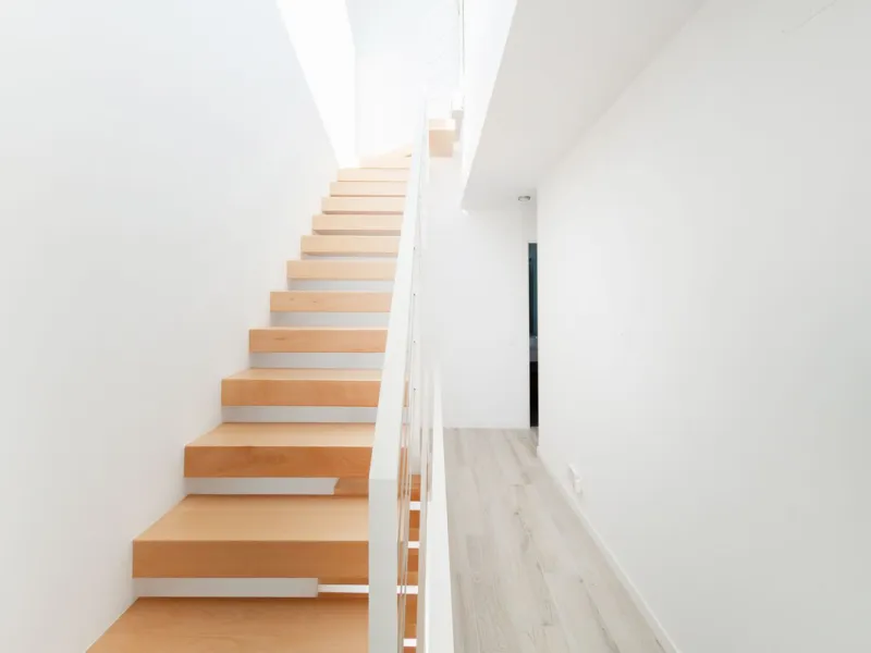 The fashionable townhouses of Oceana Collection are split over three levels and offer an open plan design full of natural light. The living area is spacious with a fully fitted kitchen and elegant lounge and dining area all benefiting from a bright sunlit