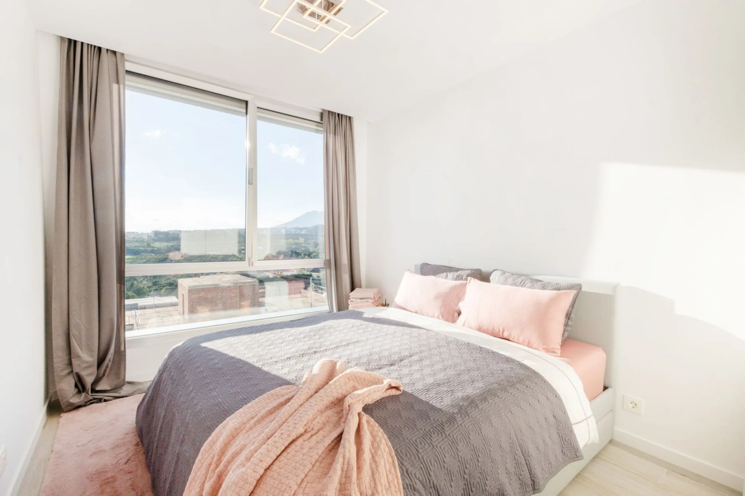 The fashionable townhouses of Oceana Collection are split over three levels and offer an open plan design full of natural light. The living area is spacious with a fully fitted kitchen and elegant lounge and dining area all benefiting from a bright sunlit