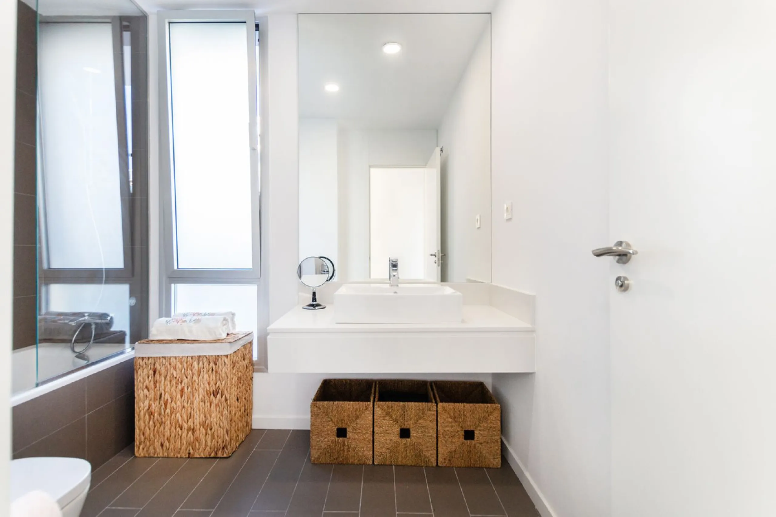 The fashionable townhouses of Oceana Collection are split over three levels and offer an open plan design full of natural light. The living area is spacious with a fully fitted kitchen and elegant lounge and dining area all benefiting from a bright sunlit