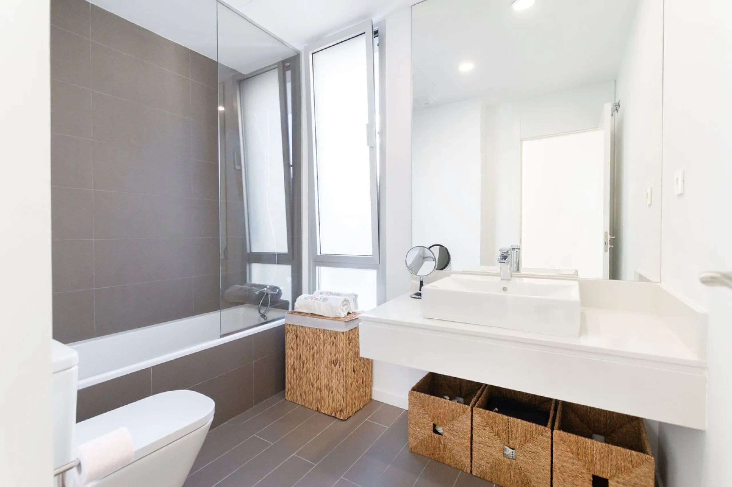 The fashionable townhouses of Oceana Collection are split over three levels and offer an open plan design full of natural light. The living area is spacious with a fully fitted kitchen and elegant lounge and dining area all benefiting from a bright sunlit