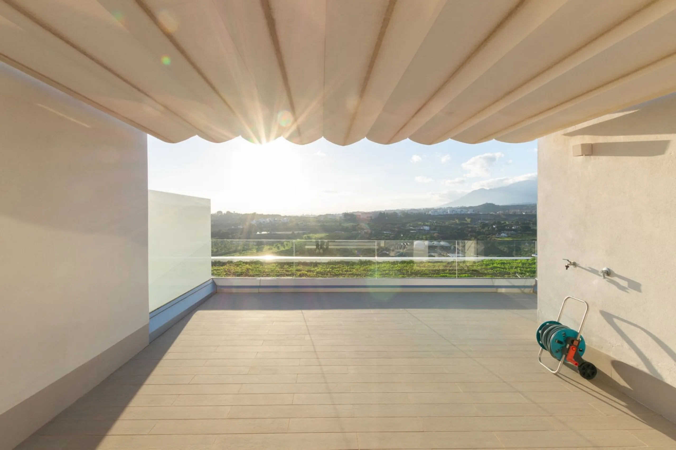 The fashionable townhouses of Oceana Collection are split over three levels and offer an open plan design full of natural light. The living area is spacious with a fully fitted kitchen and elegant lounge and dining area all benefiting from a bright sunlit
