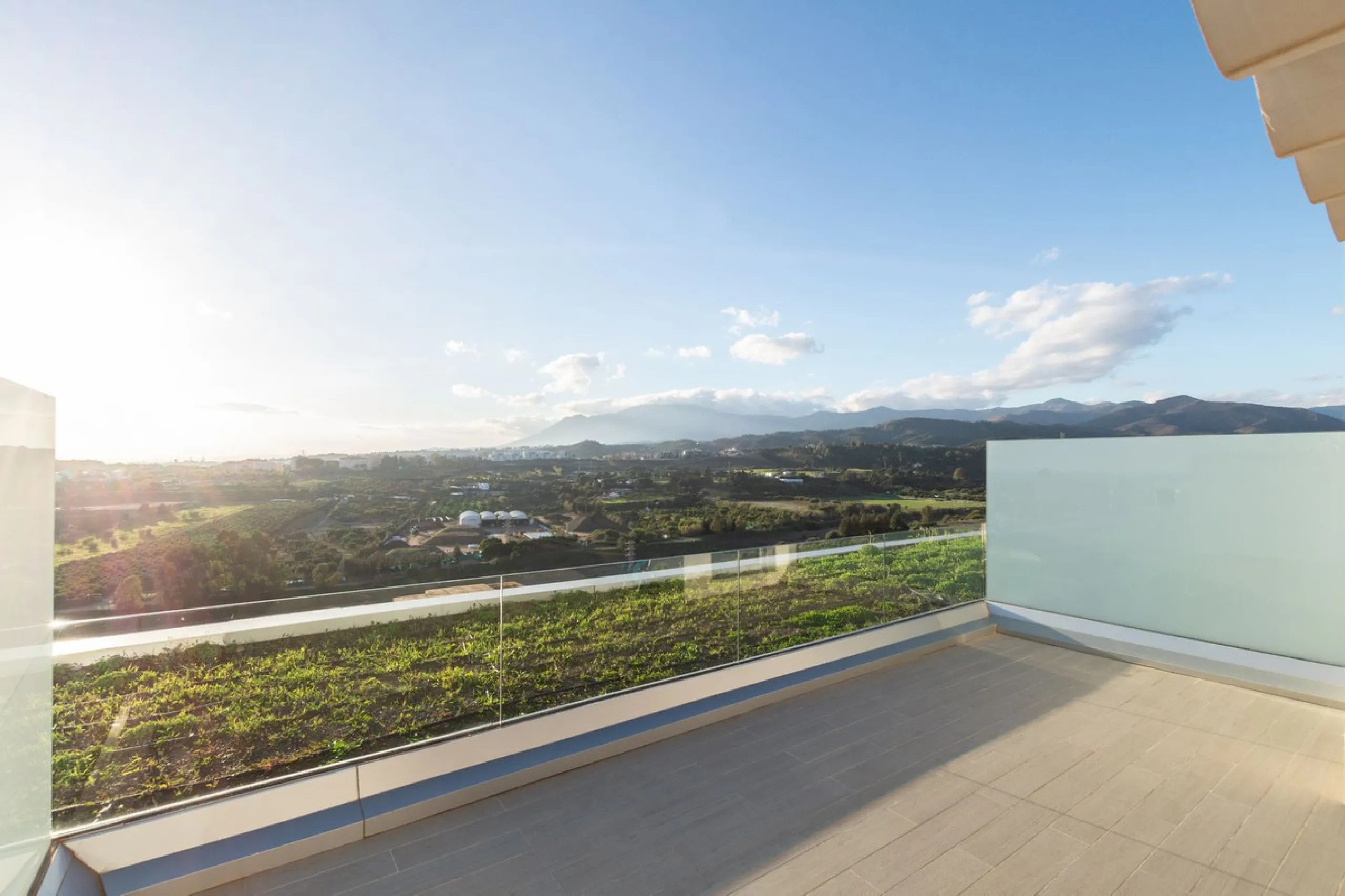 The fashionable townhouses of Oceana Collection are split over three levels and offer an open plan design full of natural light. The living area is spacious with a fully fitted kitchen and elegant lounge and dining area all benefiting from a bright sunlit
