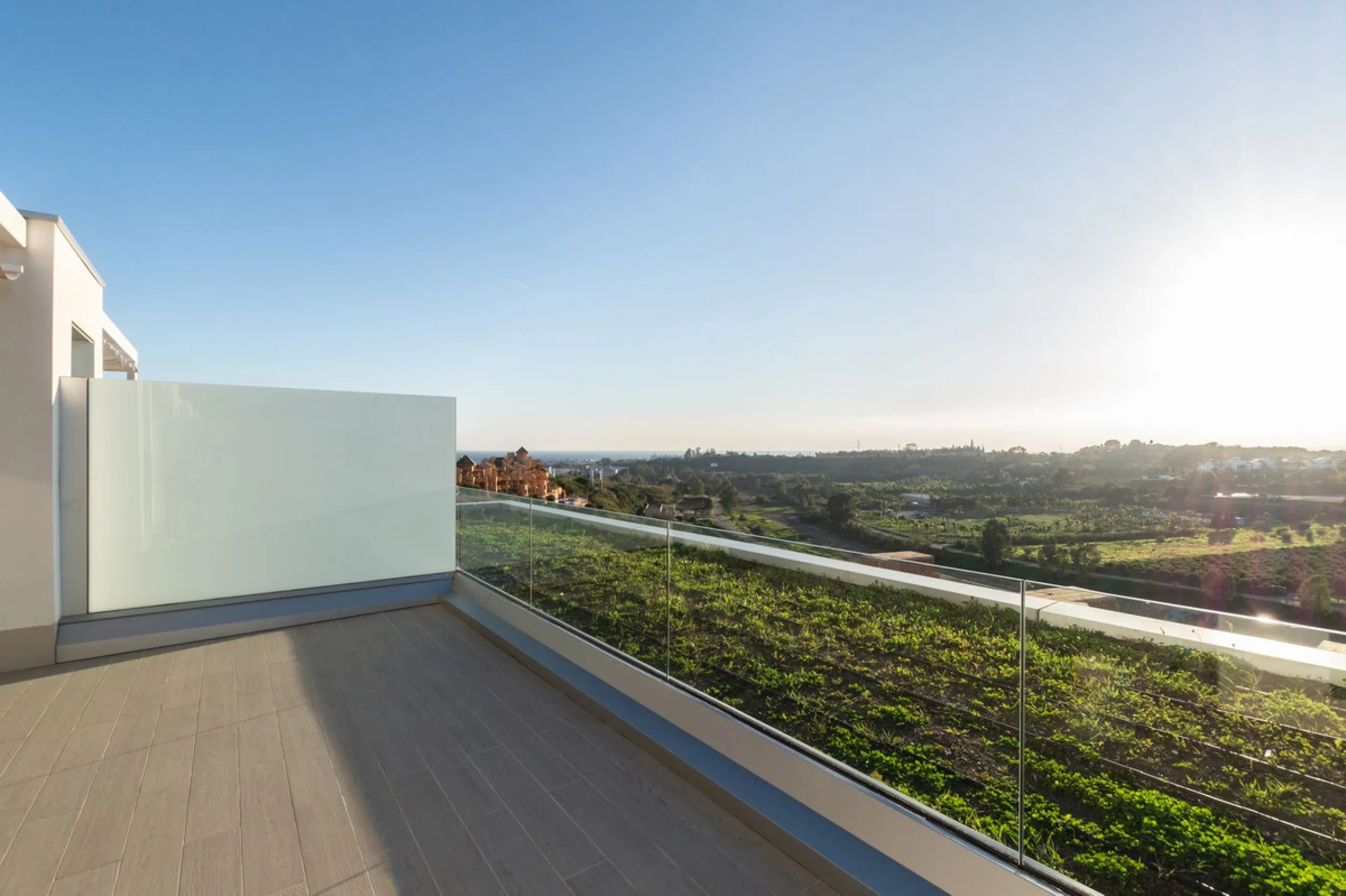 The fashionable townhouses of Oceana Collection are split over three levels and offer an open plan design full of natural light. The living area is spacious with a fully fitted kitchen and elegant lounge and dining area all benefiting from a bright sunlit